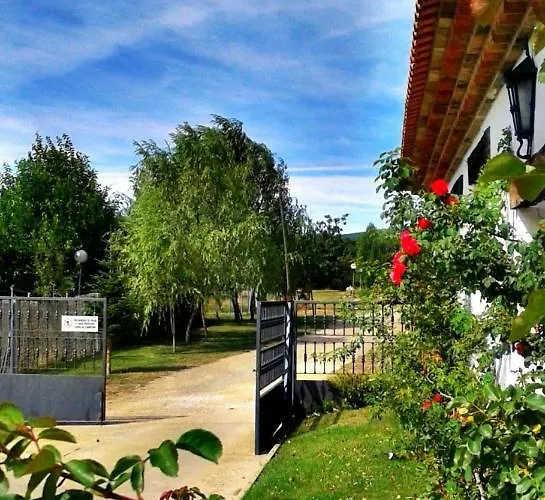 Entrerrobles 招待所 3*