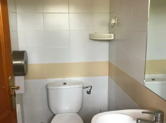 Entrerrobles 招待所 3*